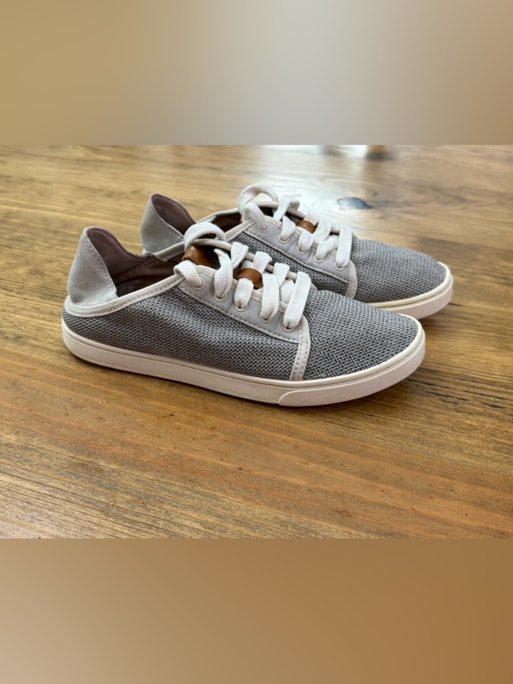 OluKai Women’s Pehuea Lī Lightweight Sneakers